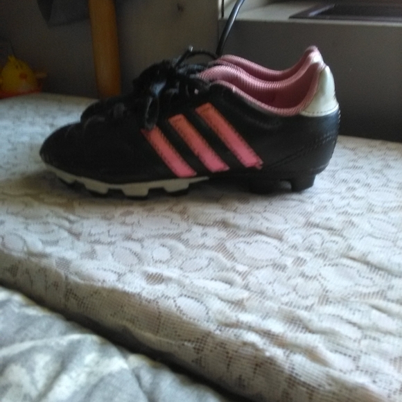 🎉Adidas Soccer Cleats🎉 - Picture 8 of 9